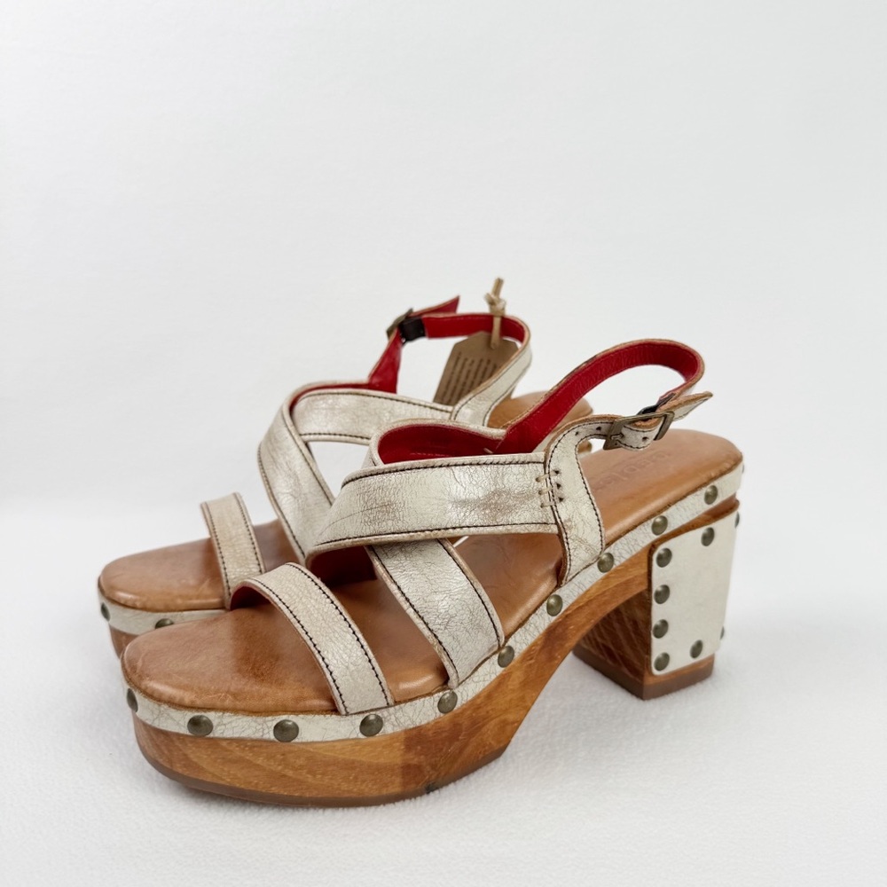 Bed | Stu Heels